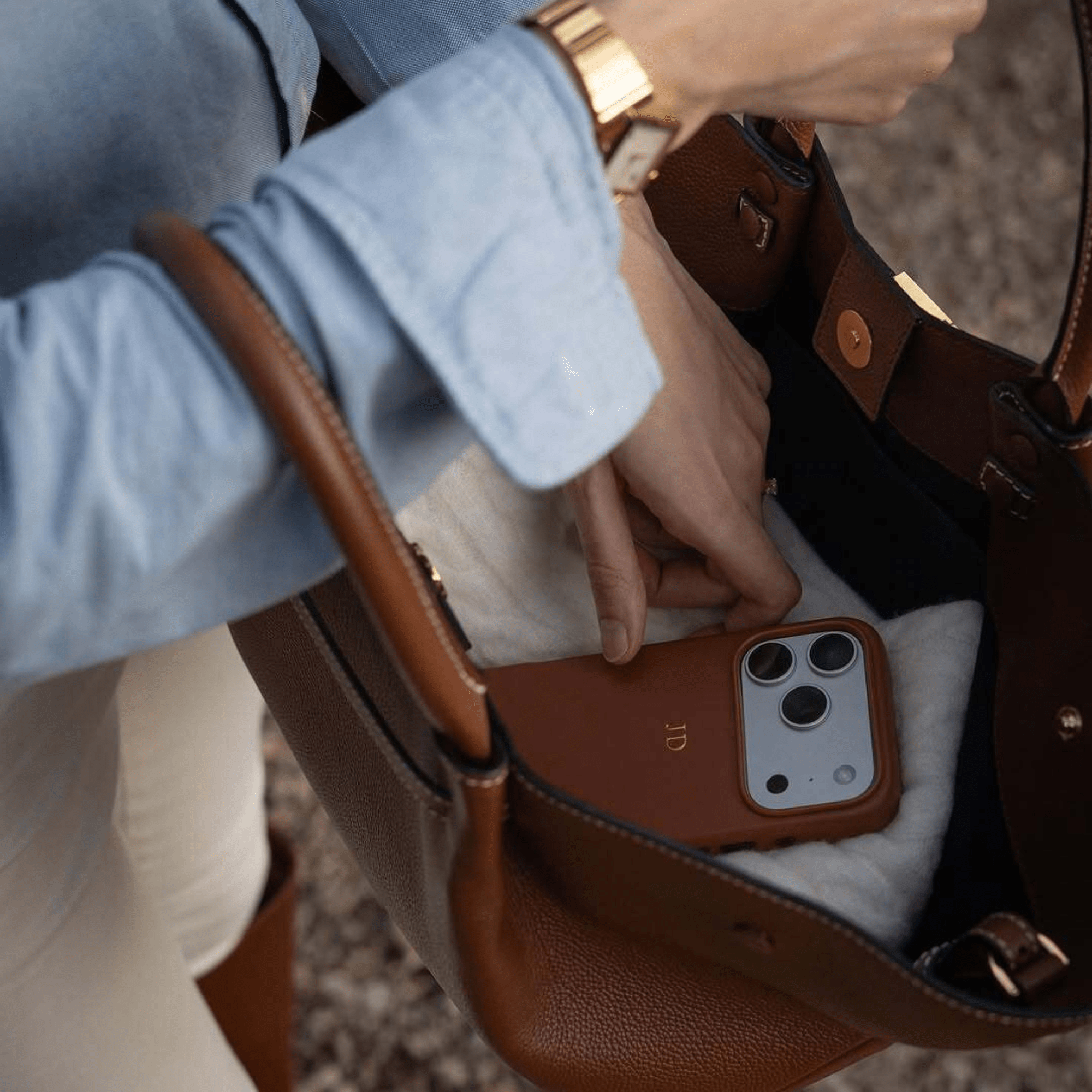 Brown MagSafe Grain Texture Personalized Case